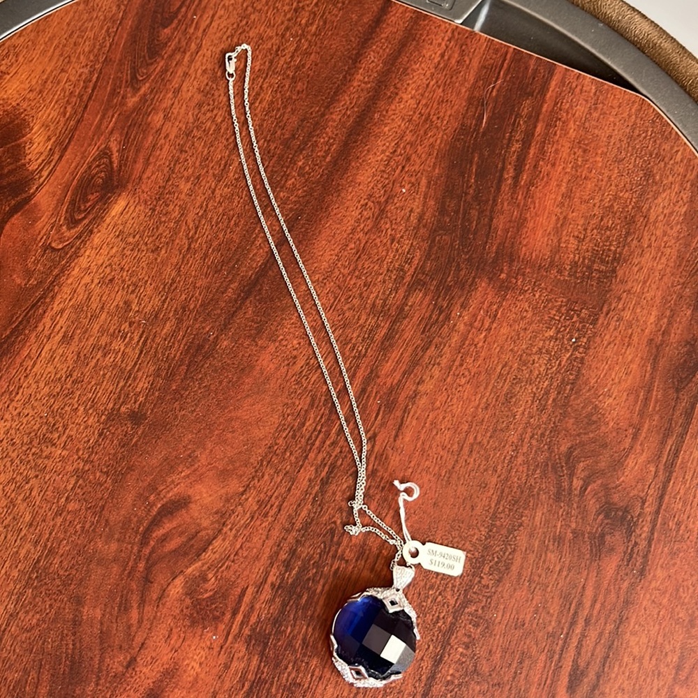 Real Housewives Blue Pendant Necklace - Picture 2 of 4